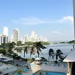 3L-4 Apartamento de 3 Alcobas con Balcón Aire Acondicionado Cerca al Mar