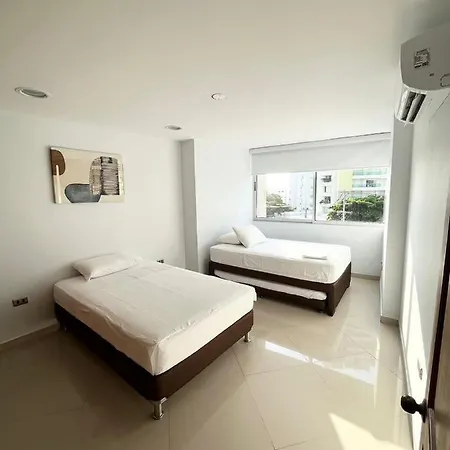 Apartment 3l-4 De 3 Alcobas Con Balcon Aire Acondicionado Cerca Al Mar *