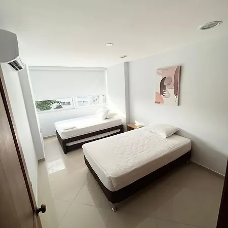 3l-4 De 3 Alcobas Con Balcon Aire Acondicionado Cerca Al Mar * Cartagena
